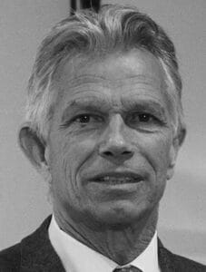 Porträt des Autors Prof. Dr. med. Hanno Riess Schwerpunkt Hämatologie, Onkologie und Tumorimmunologie