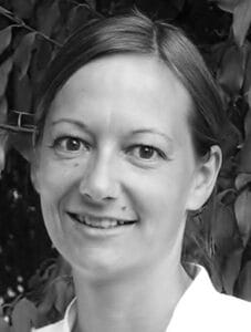 Porträt der Autorin Frau Dr. Monika Schmidmayr Oberärztin, Schwerpunkt Gynäkologische Endokrinologie und Reproduktionsmedizin