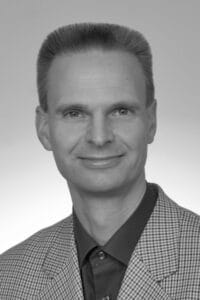 Porträt des Autors Priv.-Doz. Dr. Sebastian Schulz-Stübner Experte auf den Gebieten der Intensiv- und Notfallmedizin, speziellen Schmerztherapie
