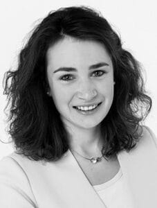 Porträt der Autorin Catherine Leyh Assistenzärztin in der Klinik für Gastroenterologie und Hepatologie