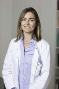 Porträt der Autorin Assoz. Prof. PD Dr. Beata Seeber, stellvertretende Direktorin der Klinik und Leiterin des Kinderwunsch Bereichs sowie Leiterin des Interdisziplinären Endometriosezentrum