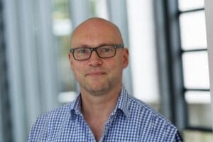 Porträt des Autors Dr. med. Ulf Hustedt, Facharzt für Kinder- und Jugendmedizin mit Schwerpunkt Neuropädiatrie
