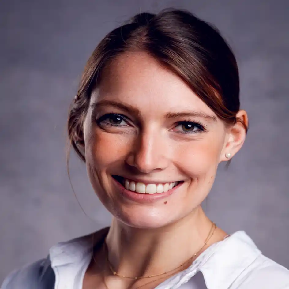 Porträt der Autorin Anna Brockmann